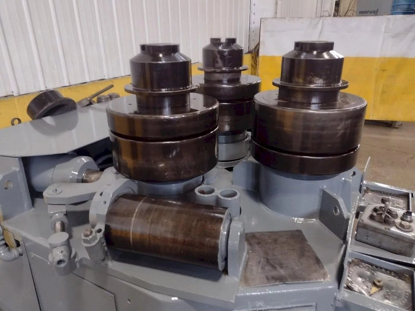 Roundo #R-6, angle bending roll, 6" x 6" x 1/2" angle leg-in, 5" x 5" x 5/8" leg-out, 17-3/8" rolls, 17.5 HP - Image 3