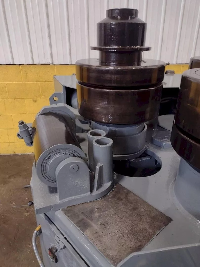 Roundo #R-6, angle bending roll, 6" x 6" x 1/2" angle leg-in, 5" x 5" x 5/8" leg-out, 17-3/8" rolls, 17.5 HP - Image 4