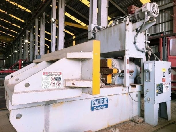 625 Ton, Pacific #625RD, hydraulic straightening press, 18" stroke, 28" x 28" pressing platen, 34" x 120" - Image 1