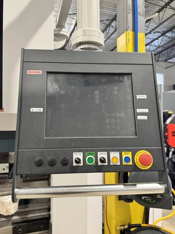 200 Ton, Durma #PBF-30200, CNC hydraulic press brake, 10' overall, 100.39" between housing, 9.84" throat - Image 4