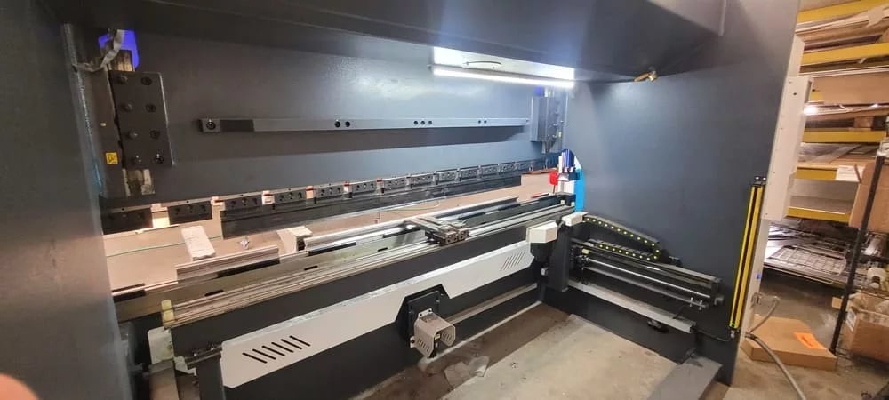 150 Ton, Accurl #Genius-Pro-B32135, CNC hydraulic press brake, 10' overall, 7.87" stroke, Delem 58T 2D CNC - Image 2