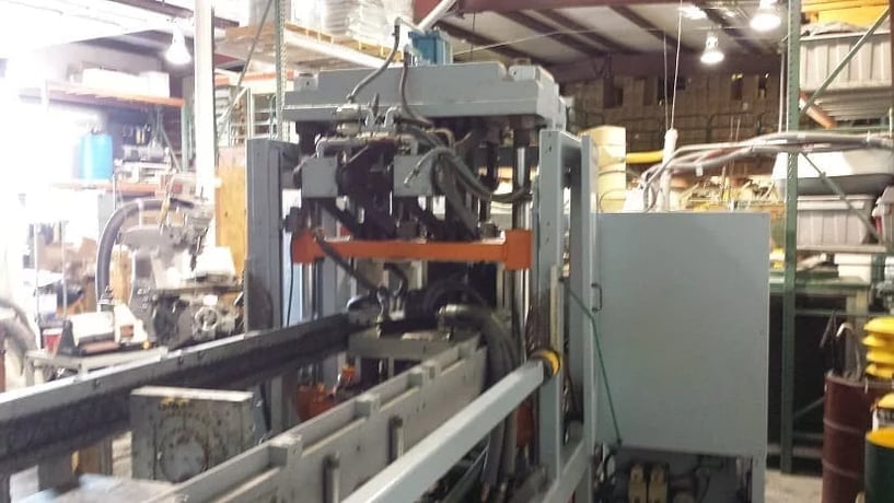 Drypoll roll-fed inline thermoformer, 29" x 30" max mold, 83" ovens, approx. 85 Ton form & trim, 1988 - Image 5