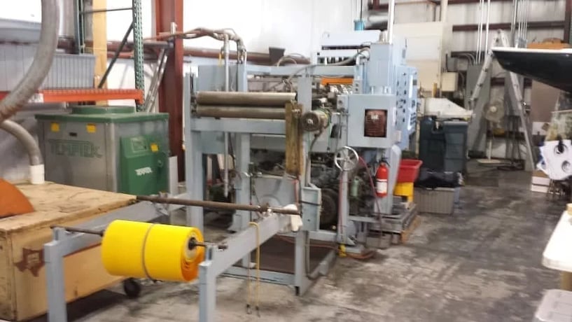 Drypoll roll-fed inline thermoformer, 29" x 30" max mold, 83" ovens, approx. 85 Ton form & trim, 1988 - Image 8