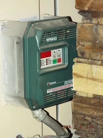 30 Ton, Brown #T-310, vertical trim press, 12.25" x 40" window opening, 13.5" max stroke, variable speed drive - Image 5