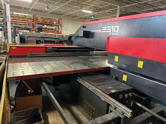 22 Ton, Amada #Vipros 2510 King, CNC Turret Punch, 31 Stations, 4' x 8' Sheet, Fanuc 18P Control, 2003 - Image 3