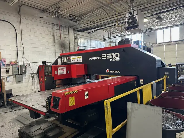 22 Ton, Amada #Vipros 2510 King, CNC Turret Punch, 31 Stations, 4' x 8' Sheet, Fanuc 18P Control, 2003 - Image 7