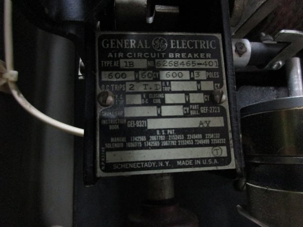 600 Amps, General Electric, AE-1B, manually operated, drawout - Image 2