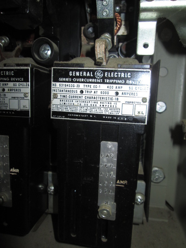 600 Amps, General Electric, AK-1-25-6, manually operated, drawout - Image 3