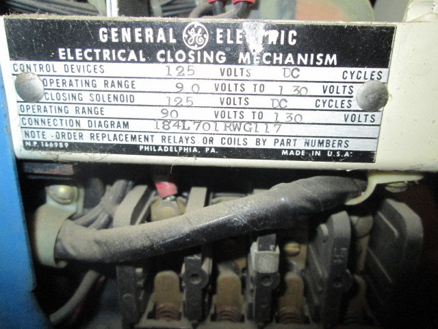 600 Amps, General Electric, AK-3A-25, electrically operated, drawout - Image 4