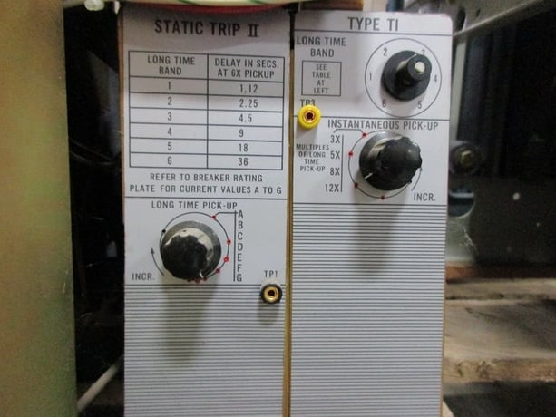 600 Amps, Allis-Chalmers, LA-600A, Gold Faceplate, manually operated, drawout - Image 3