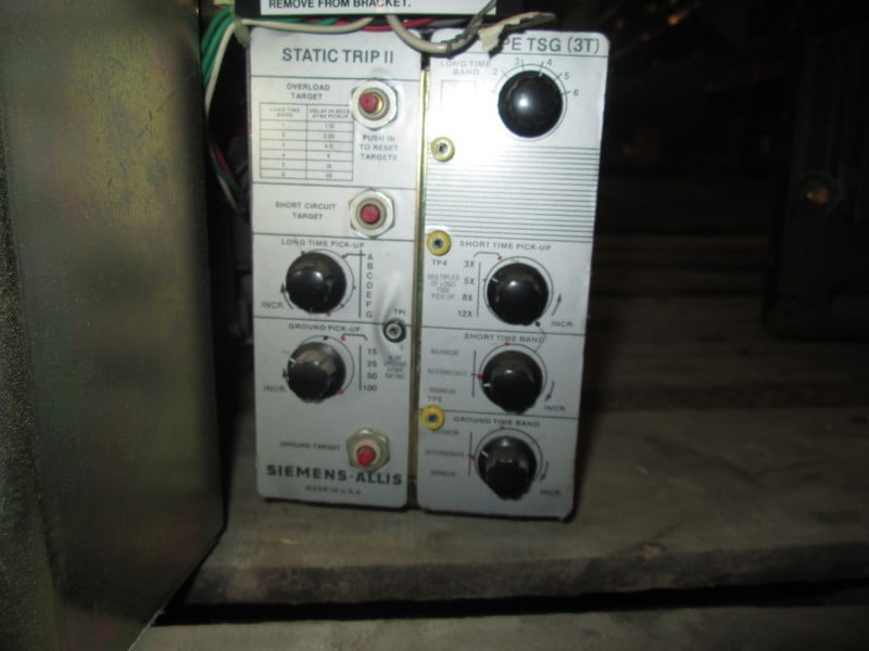 600 Amps, Siemens-Allis, LAF-600B, manually operated, drawout, 1200A fuses - Image 4