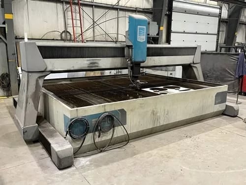 Flow #Mach-4-4030c, CNC waterjet cutting system, 10.2' x 13.1' table, 50 HP pump, 60,000 PSI, Flowmaster - Image 2