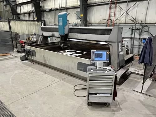 Flow #Mach-4-4030c, CNC waterjet cutting system, 10.2' x 13.1' table, 50 HP pump, 60,000 PSI, Flowmaster - Image 3
