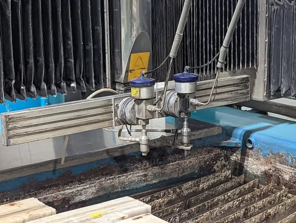 Techni #TJ4000, CNC waterjet cutting system, 6.3' x 12.8' table, 50 HP pump, 60,000 PSI, rebuilt pump - Image 3