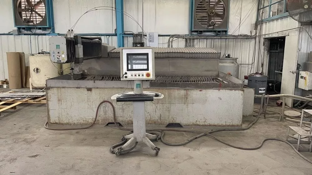 Flow #Mach-3-4020b, CNC waterjet cutting system, 6' x 13' table, 100 HP pump, 94,000 PSI, Flow PC Based - Image 1