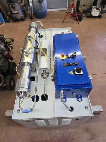 KMT #Streamline-SL-VI, waterjet intensifier pump, 15 HP, 60,000 PSI, 0.30 GPM max flow, 2021 - Image 2