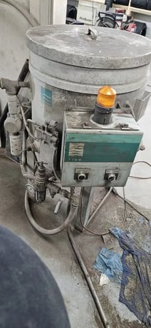Flow #Mach-2-2031b, CNC waterjet cutting system, 6.6' x 10' table, 30 HP pump, 60,000 PSI, Flowmaster PC - Image 5