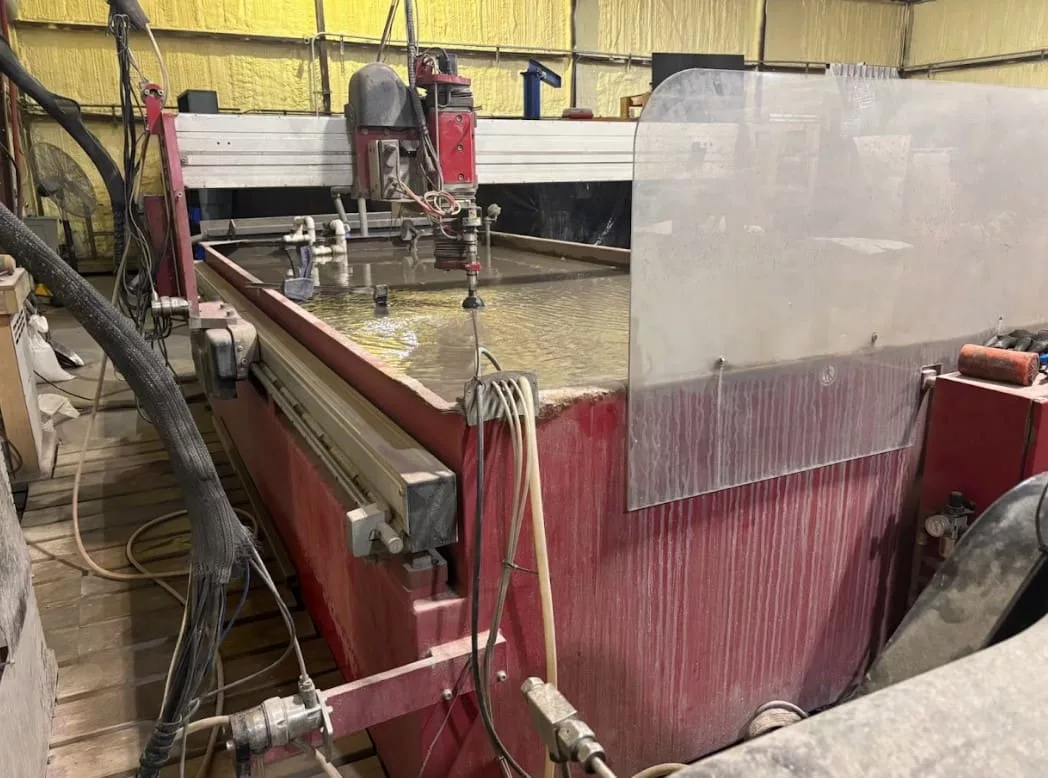 Omax #Maxiem-1530, CNC waterjet cutting system, 5.2' x 10.1' table, 20 HP pump, 50,000 PSI, Intelli-Max - Image 3