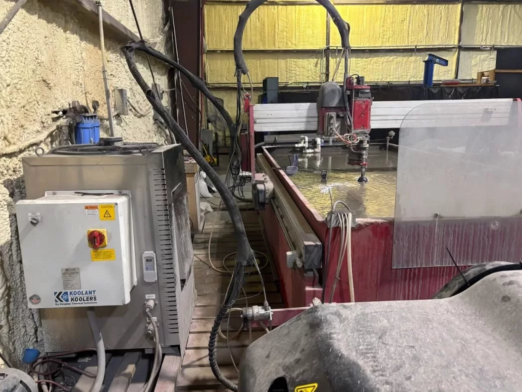 Omax #Maxiem-1530, CNC waterjet cutting system, 5.2' x 10.1' table, 20 HP pump, 50,000 PSI, Intelli-Max - Image 4