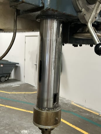 5' -13" Sharp #RD-1600, Radial Arm Drill, 49.6" spindle head travel, 7.5 HP, 1920 RPM - Image 3