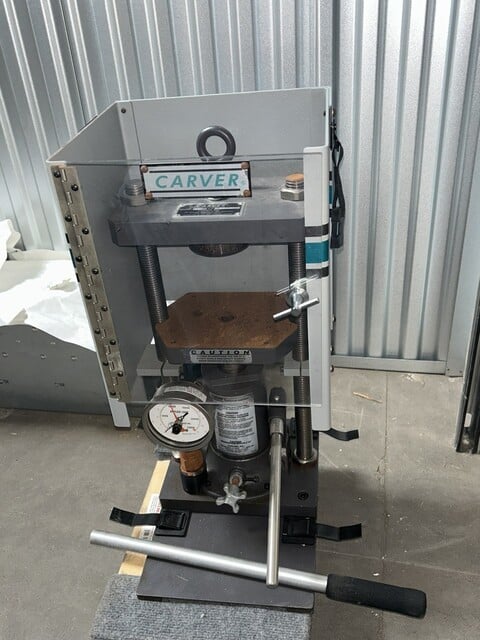 Carver #3850, Bench-Type Manual Hydraulic Press - Image 1