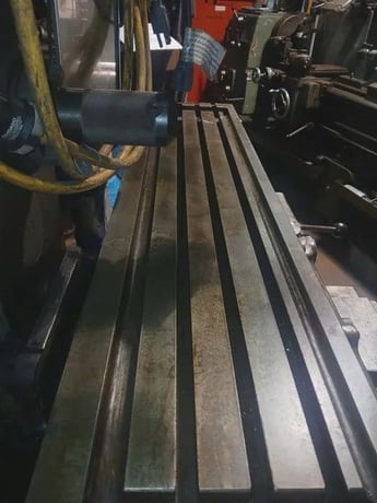 Cincinnati #205-12, Horizontal Milling Machine, variable-speed spindle, power table feeds, Cimtrol control - Image 2