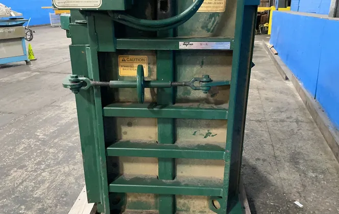 30" x 60" x 35" Marathon #V-6030 04, Vertical Baler - Image 8