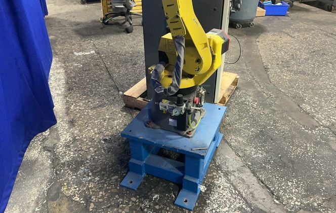 Fanuc M-10iA, Industrial Robot, Teach Pendant, Light Curtains, 2011 - Image 7