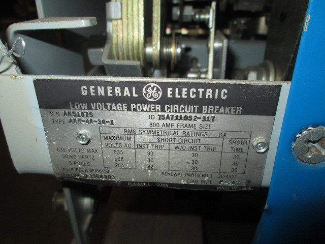 800 Amps, General Electric, akr- 4a-30-1, electrically operated, manually operated, drawout - Image 2