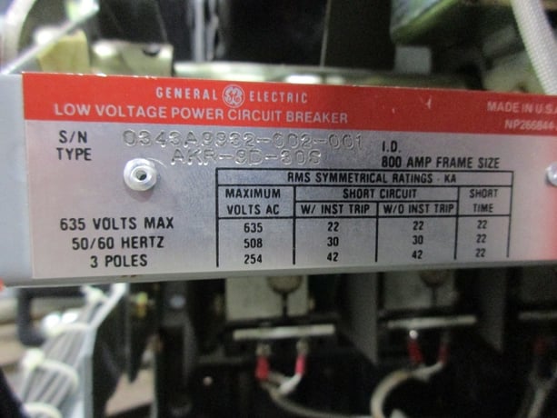 800 Amps, General Electric, akr- 9d-30s, manually operated, drawout - Image 2