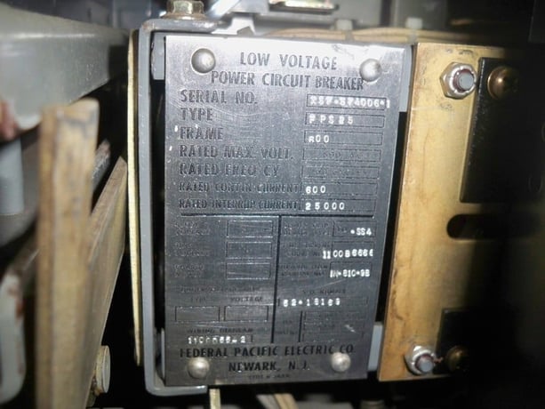 800 Amps, Federal Pacific, FPS-25, manually operated, drawout, w/cell - Image 2