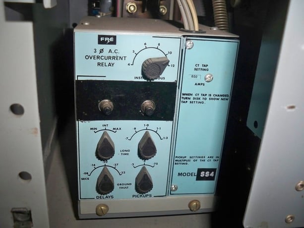 800 Amps, Federal Pacific, FPS-25, manually operated, drawout, w/cell - Image 3