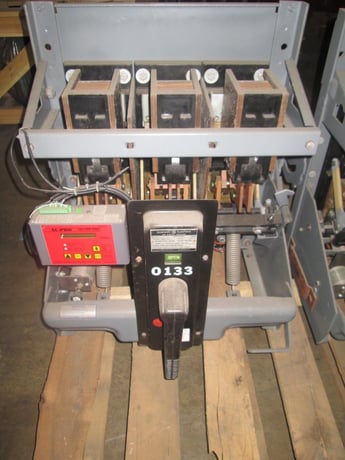 1600 Amps, General Electric, AK-1-50-7, manually operated, drawout, w/AC-PRO - Image 1