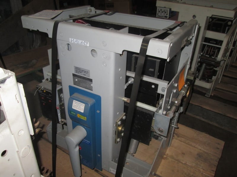 1600 Amps, General Electric, aks- 5-50, manually operated, drawout - Image 1