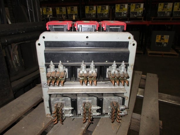 1600 Amps, General Electric, akr- 6d-50h, manually operated, drawout - Image 4