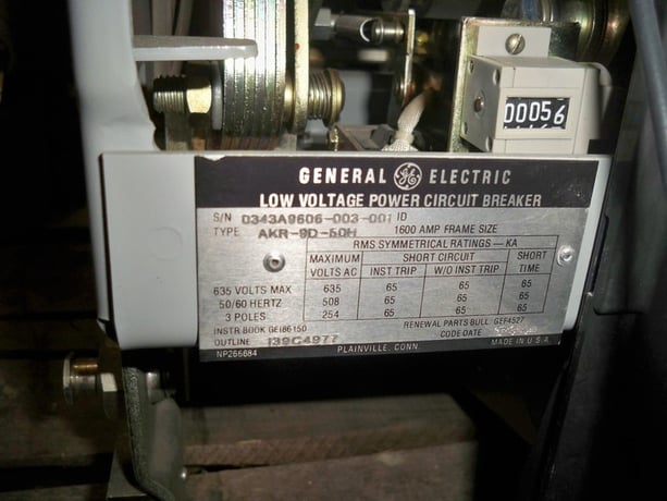 1600 Amps, General Electric, akr- 9d-50h, electrically operated, manually operated, drawout - Image 2