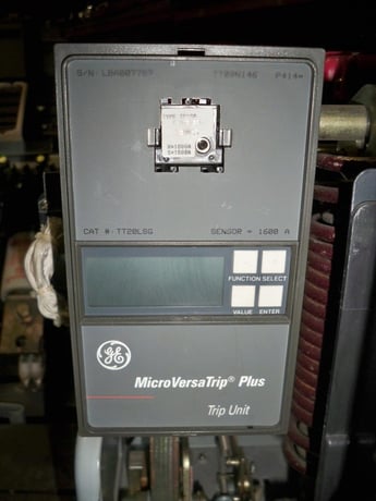 1600 Amps, General Electric, akr- 9d-50h, electrically operated, manually operated, drawout - Image 4