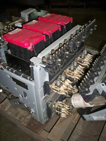 1600 Amps, General Electric, akr- 9d-50h, electrically operated, manually operated, drawout - Image 5