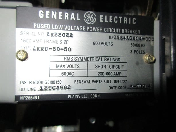 1600 Amps, General Electric, akru- 8d-50, manually operated, drawout, 1200A fuses - Image 2