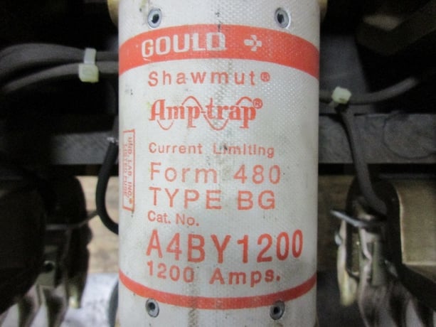 1600 Amps, General Electric, akru- 8d-50, manually operated, drawout, 1200A fuses - Image 4
