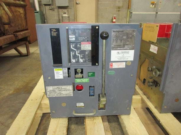 1600 Amps, Westinghouse, DS-416H, manually operated, drawout - Image 1
