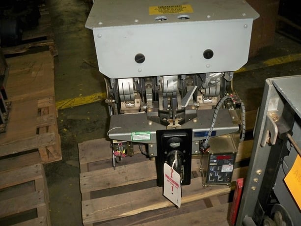 1600 Amps, ITE, KC-G, manually operated, drawout - Image 1