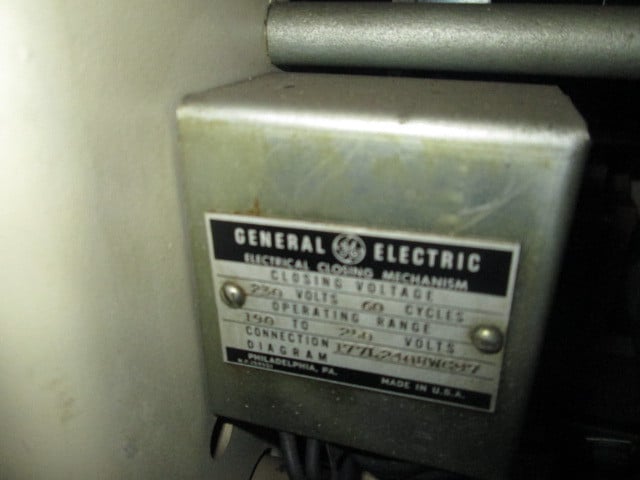3000 Amps, General Electric, ak- 3a-75, electrically operated, manually operated, drawout - Image 3