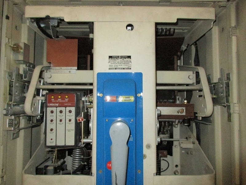 3000 Amps, General Electric, ak- 3a-75, electrically operated, manually operated, drawout - Image 6