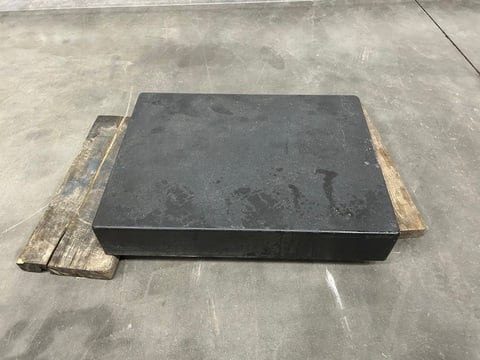 18" x 2 4" x 4" Granite Surface Combustion Plate - Image 1