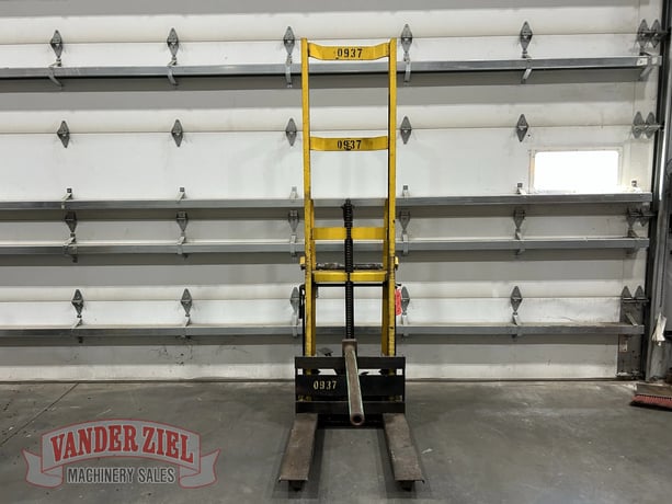 1,000 lb. Big Joe #2178, Hydraulic Stacker - Image 2