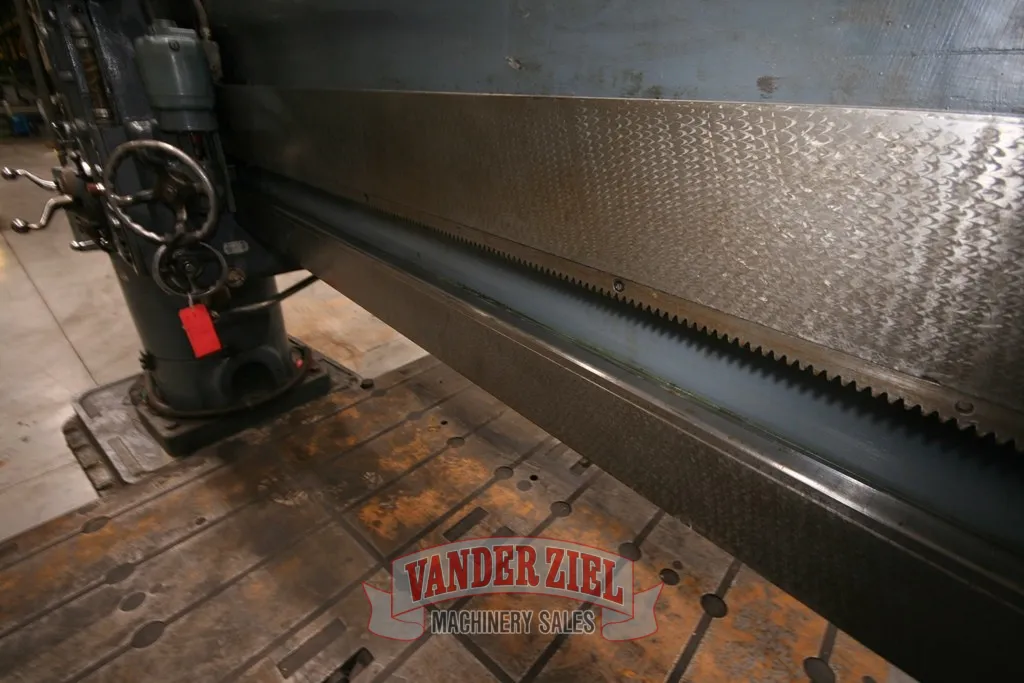 8' - 19" Carlton, Radial Drill, Lever Shift, 20" Spindle Travel, 4" Spindle diameter, #6 MT - Image 6