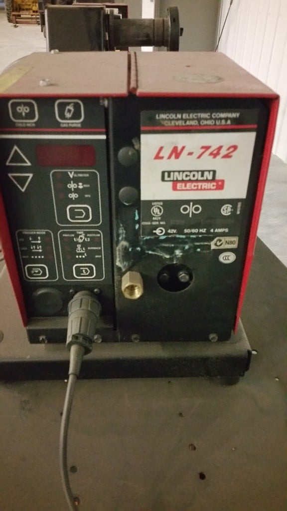 Lincoln #Invertec-STT, Welder with Lincoln LN-742 Feeder, 225 Amps @ 60%, 208/230/460 V. - Image 2