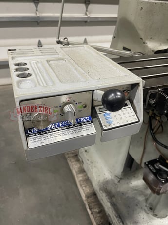 Bridgeport Step Pulley Vertical Knee Mill, 9" x 42" Table, 1 HP, R8, Powerfeed, 2-Axis digital read out, 4" - Image 7