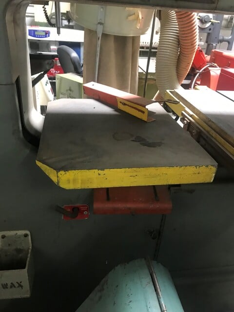 36" x 13" Doall #3613-20, Vertical Bandsaw, 1/16"-1" x 125" band, 5-5200 FPM, 3 HP, blade welder & grinder - Image 3
